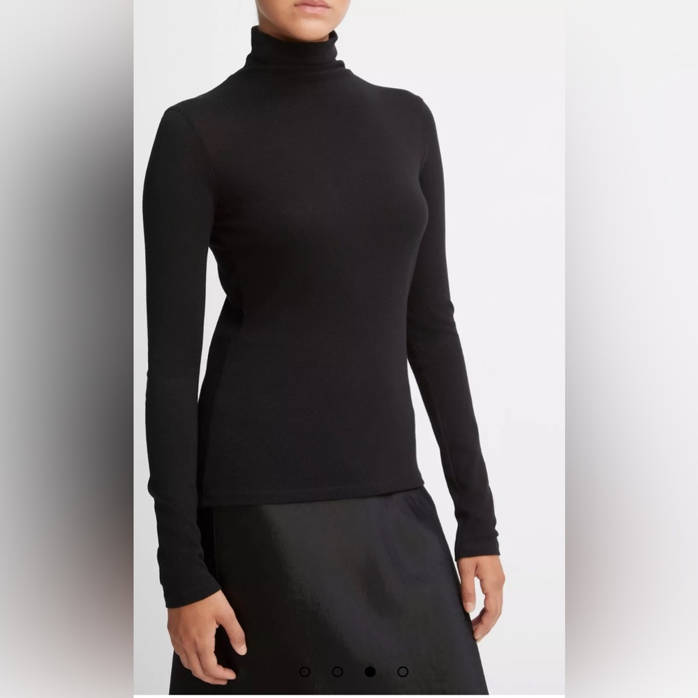 Vince Essential Long Sleeve Turtleneck Top in Black XS